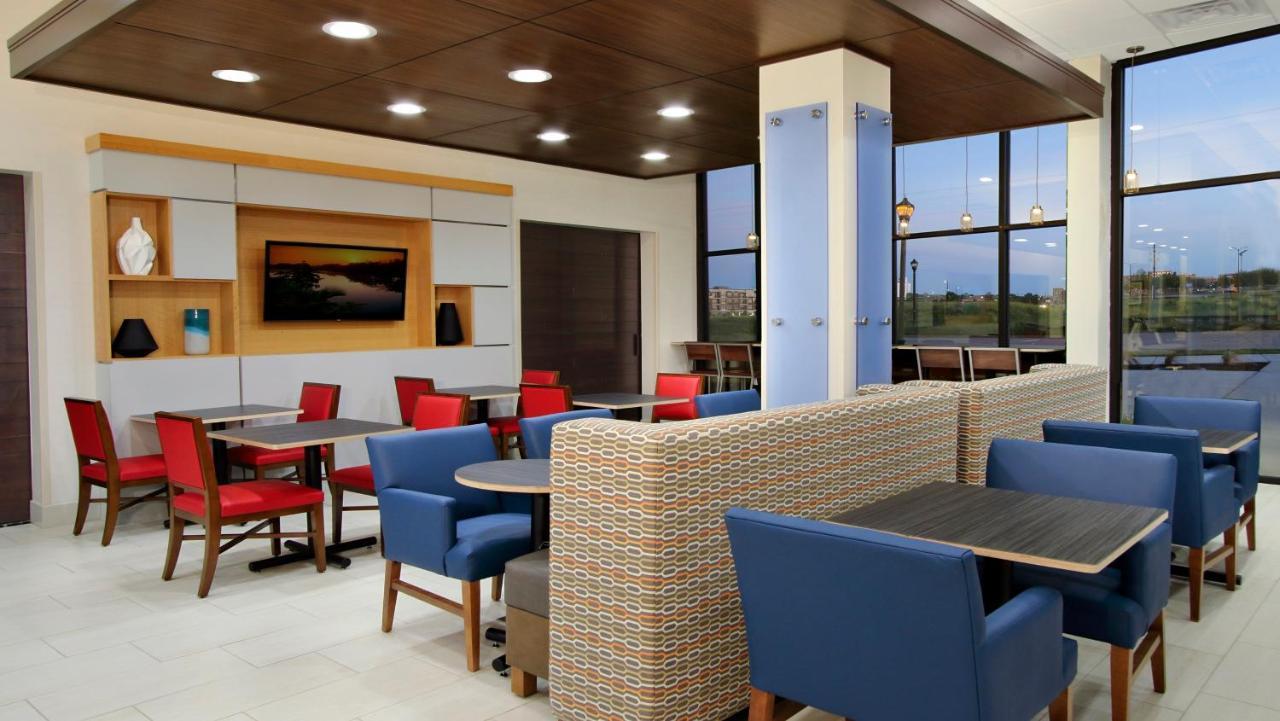 Express & Dallas Nw Toyota Stdm By Ihg Frisco