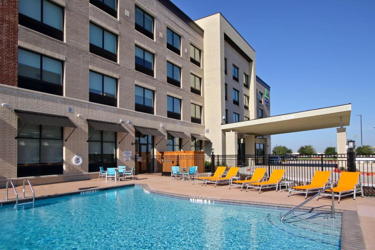 Express & Dallas Nw Toyota Stdm By Ihg Frisco